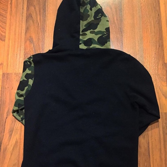 BAPE HOODIE - Picture 6 of 6